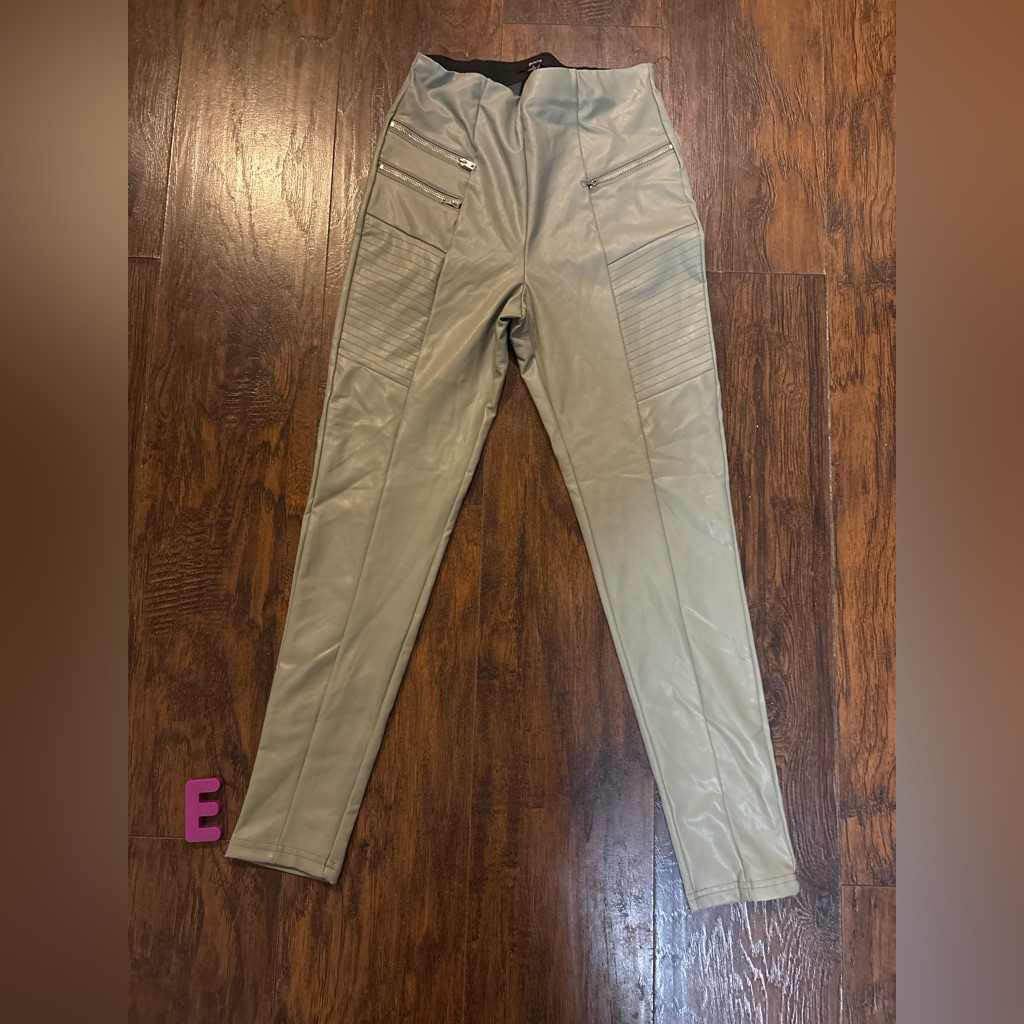 Women’s Chic Pants Blshe Sz Small